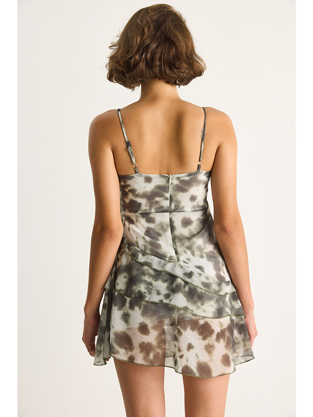 Yeşil Kadın İnce Askılı Fiyonk Detaylı Kısa Elbise-6