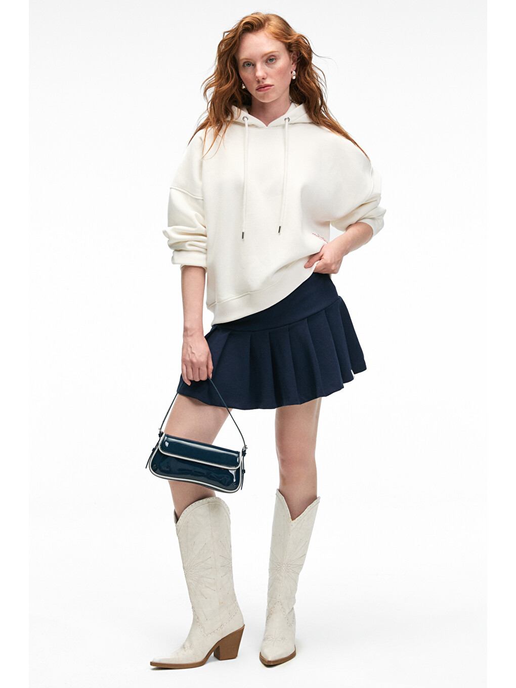 Jasses Kadın Oversize Nakışlı Kapüşonlu Beyaz Sweatshirt-1