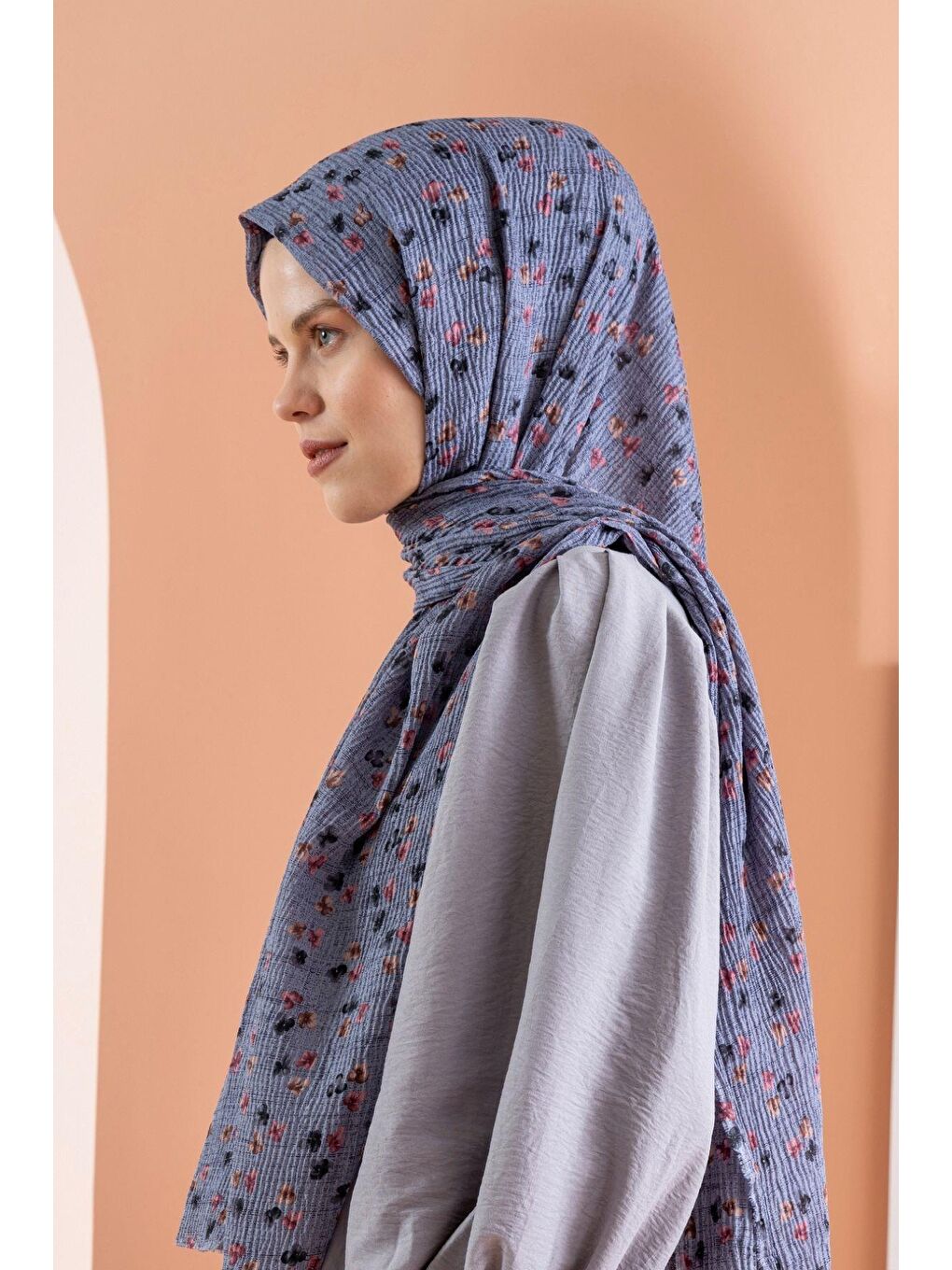 Gri Kadın Çiçek Desenli Kırışmaz Bürümcük Şal 190*80 Cm-3