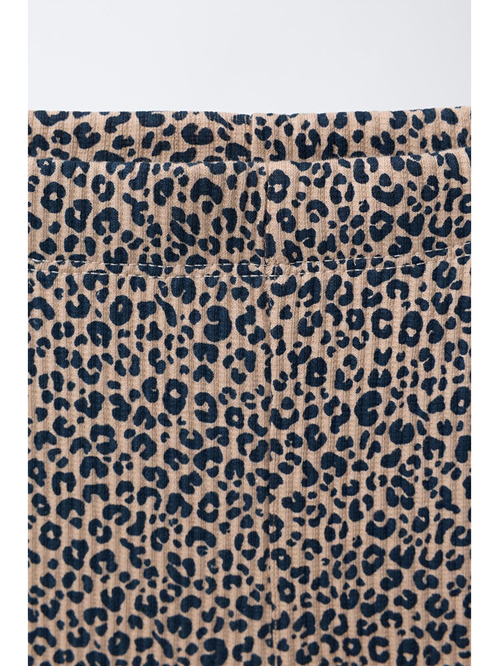 Karışık Kız Çocuk Pamuklu Ekru Kalp Aplikeli Sweatshirt Ve Leopar Desenli Flare Tayt Takım-4