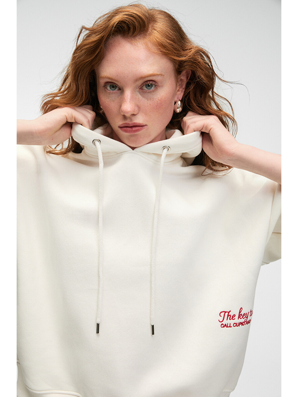 Jasses Kadın Oversize Nakışlı Kapüşonlu Beyaz Sweatshirt-2