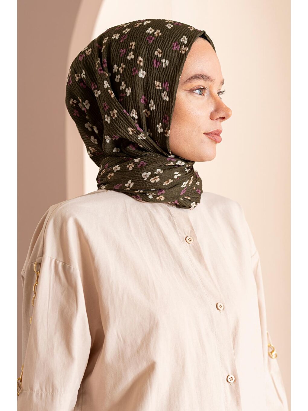 Yeşil Kadın Çiçek Desenli Kırışmaz Bürümcük Şal 190*80 Cm