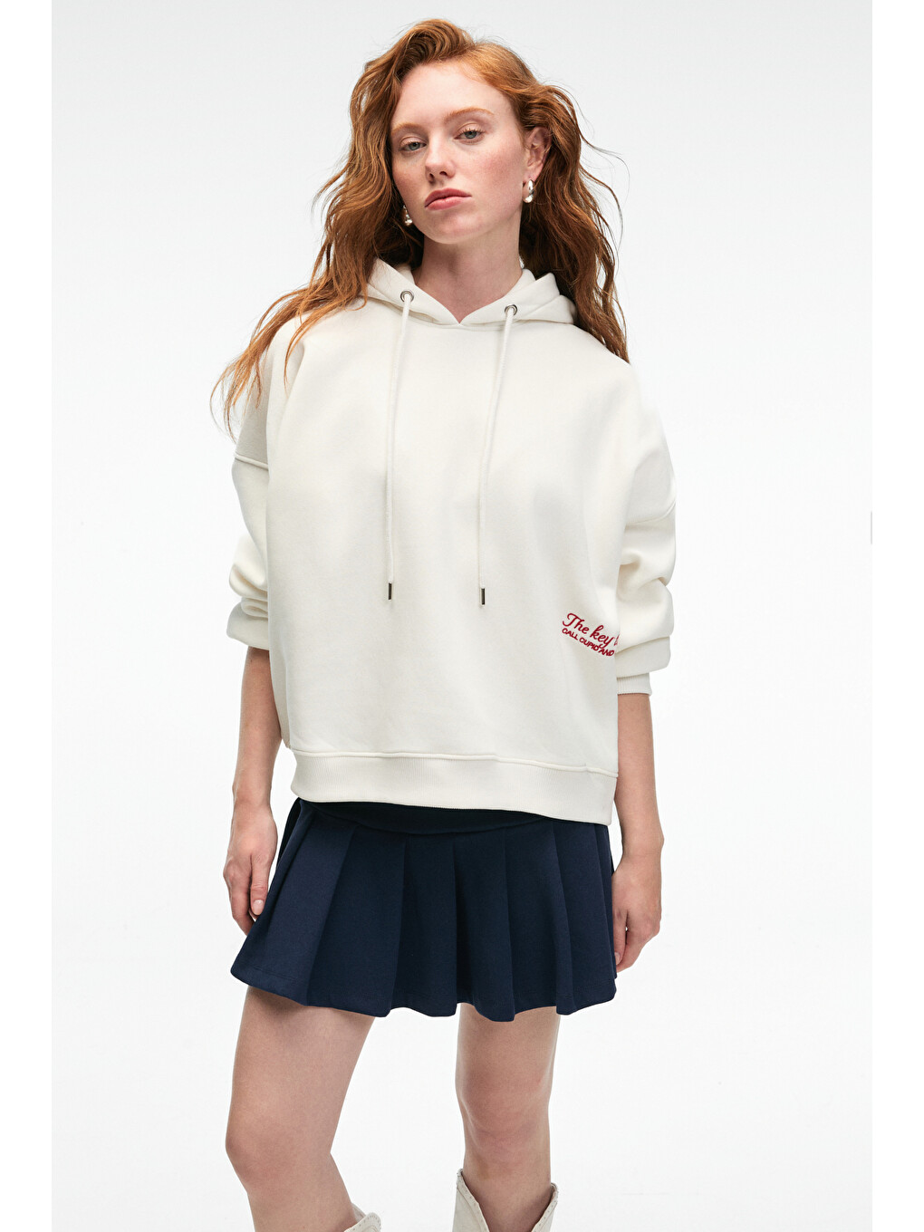 Jasses Kadın Oversize Nakışlı Kapüşonlu Beyaz Sweatshirt-3