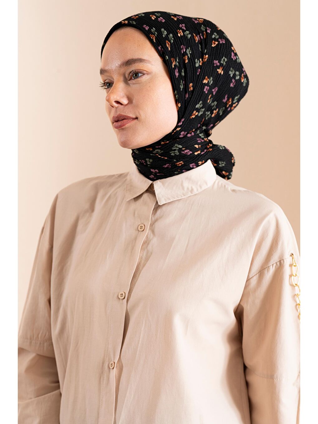 Siyah Kadın Çiçek Desenli Kırışmaz Bürümcük Şal 190*80 Cm