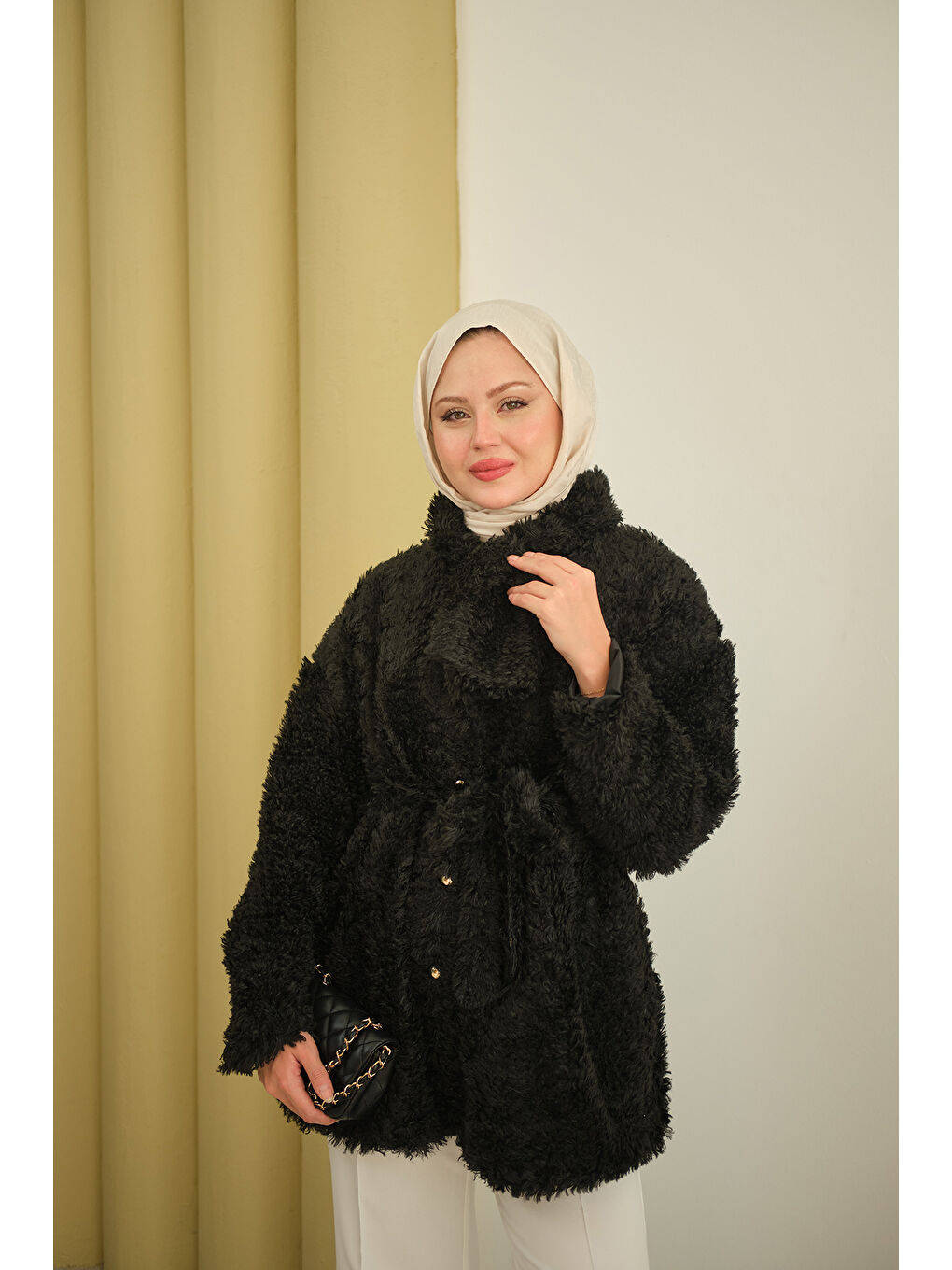 Kadın Yaka Bağlamalı Pelüş Hırka Siyah-1