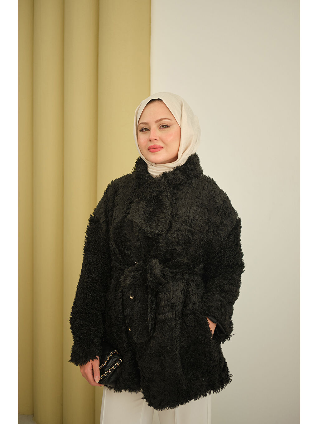 Kadın Yaka Bağlamalı Pelüş Hırka Siyah-2