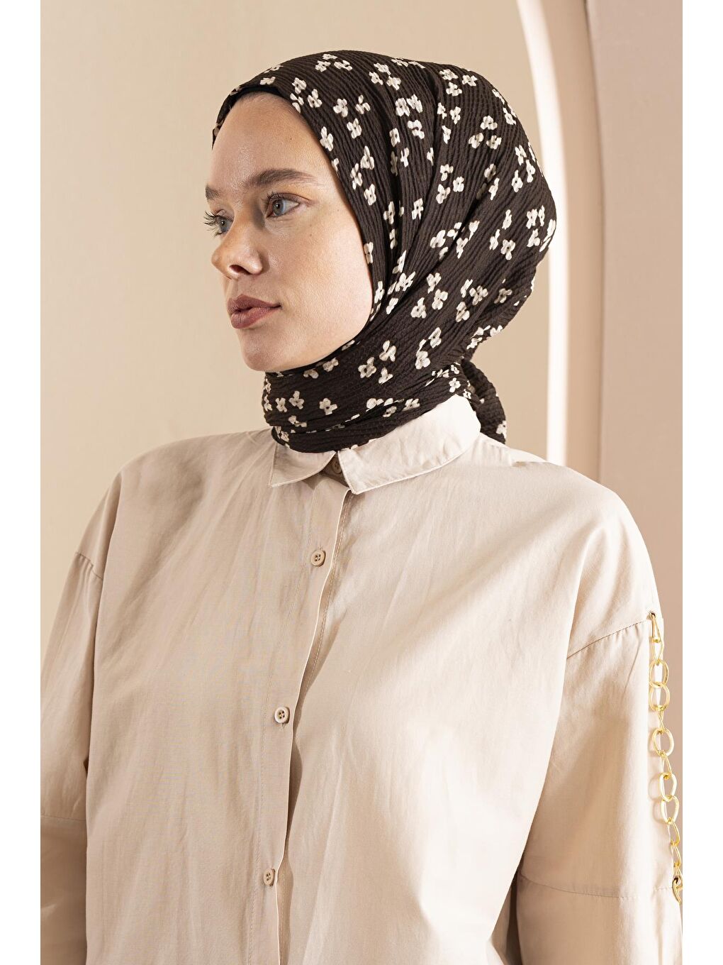 Kahverengi Kadın Çiçek Desenli Kırışmaz Bürümcük Şal 190*80 Cm