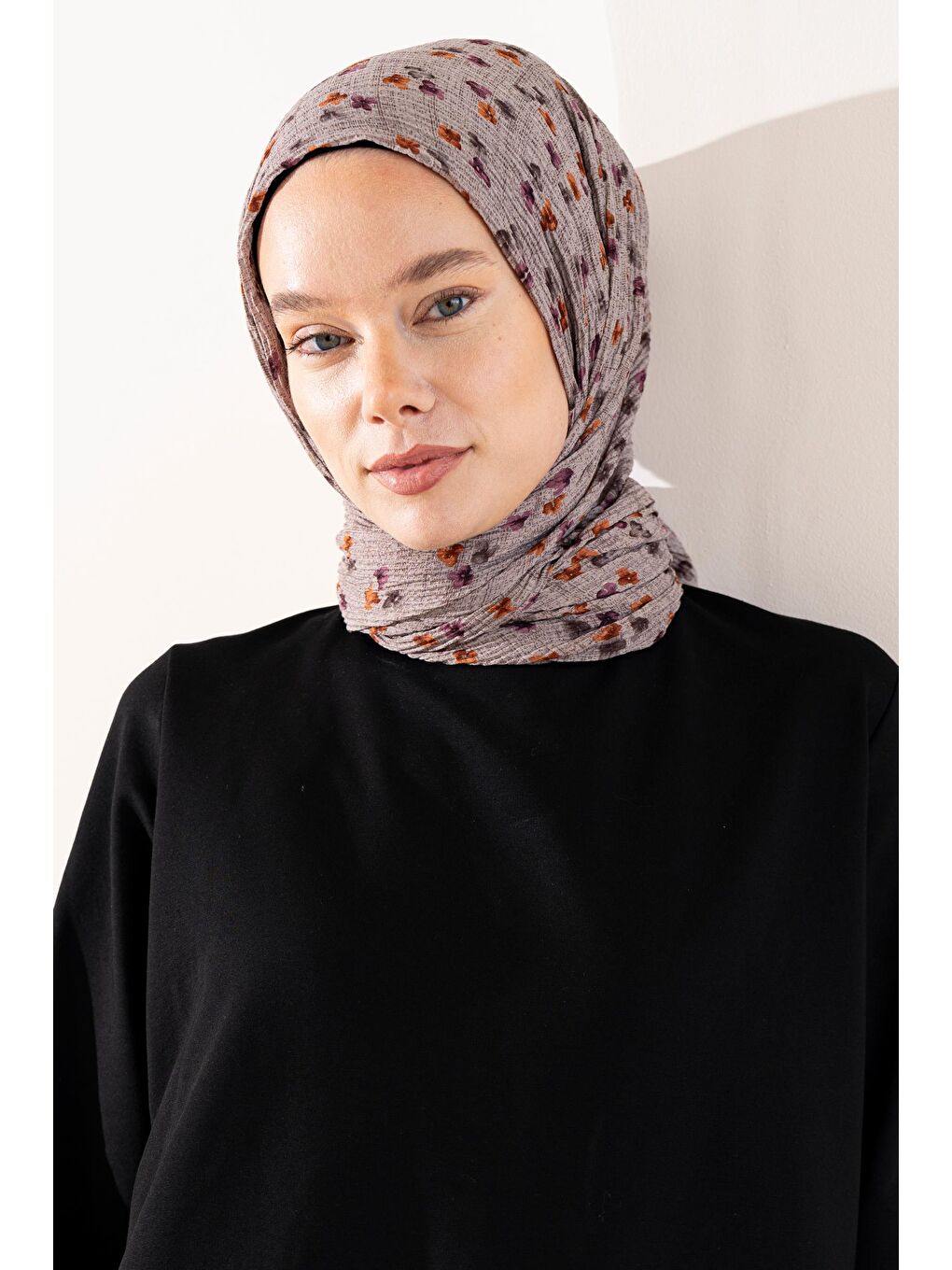 Bej Kadın Çiçek Desenli Kırışmaz Bürümcük Şal 190*80 Cm-3