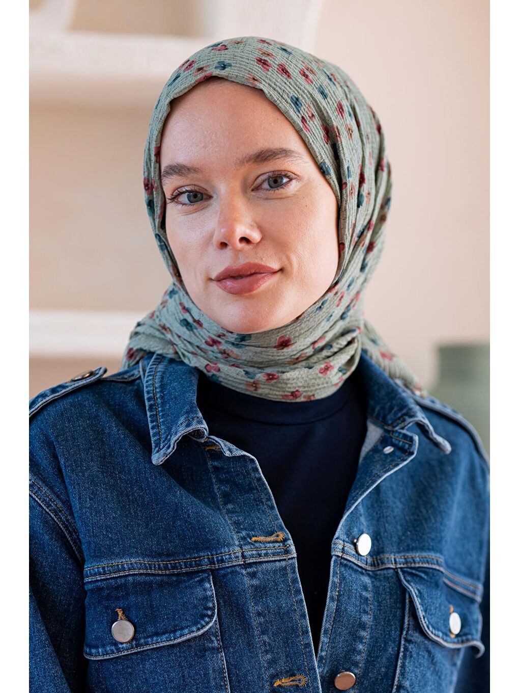 Yeşil Kadın Çiçek Desenli Kırışmaz Bürümcük Şal 190*80 Cm-1