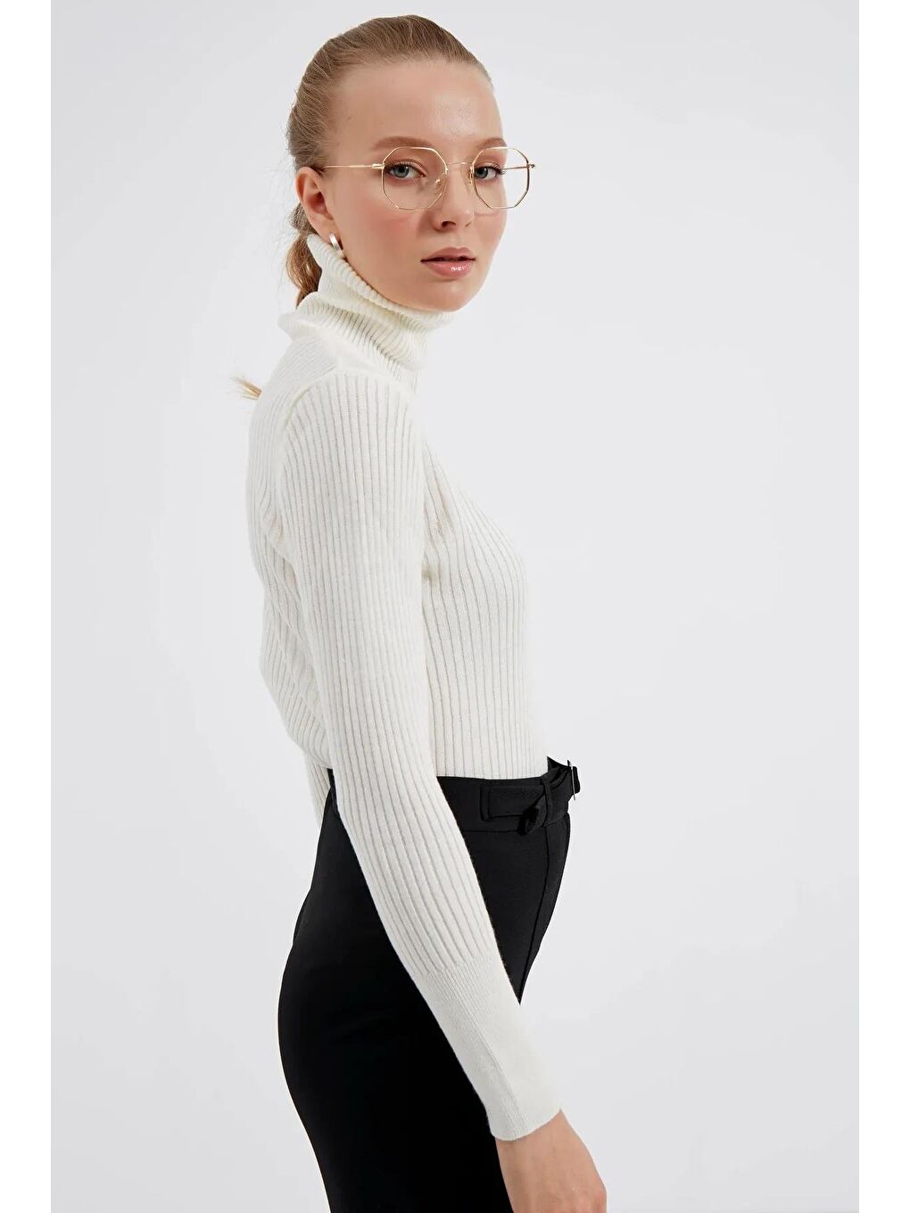 Kadın Beyaz Balıkçı Yaka Triko Kazak-1