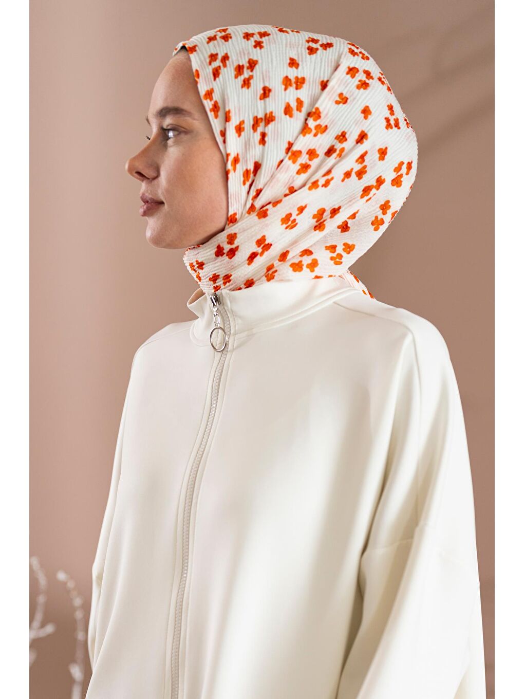 Turuncu Kadın Çiçek Desenli Kırışmaz Bürümcük Şal 190*80 Cm