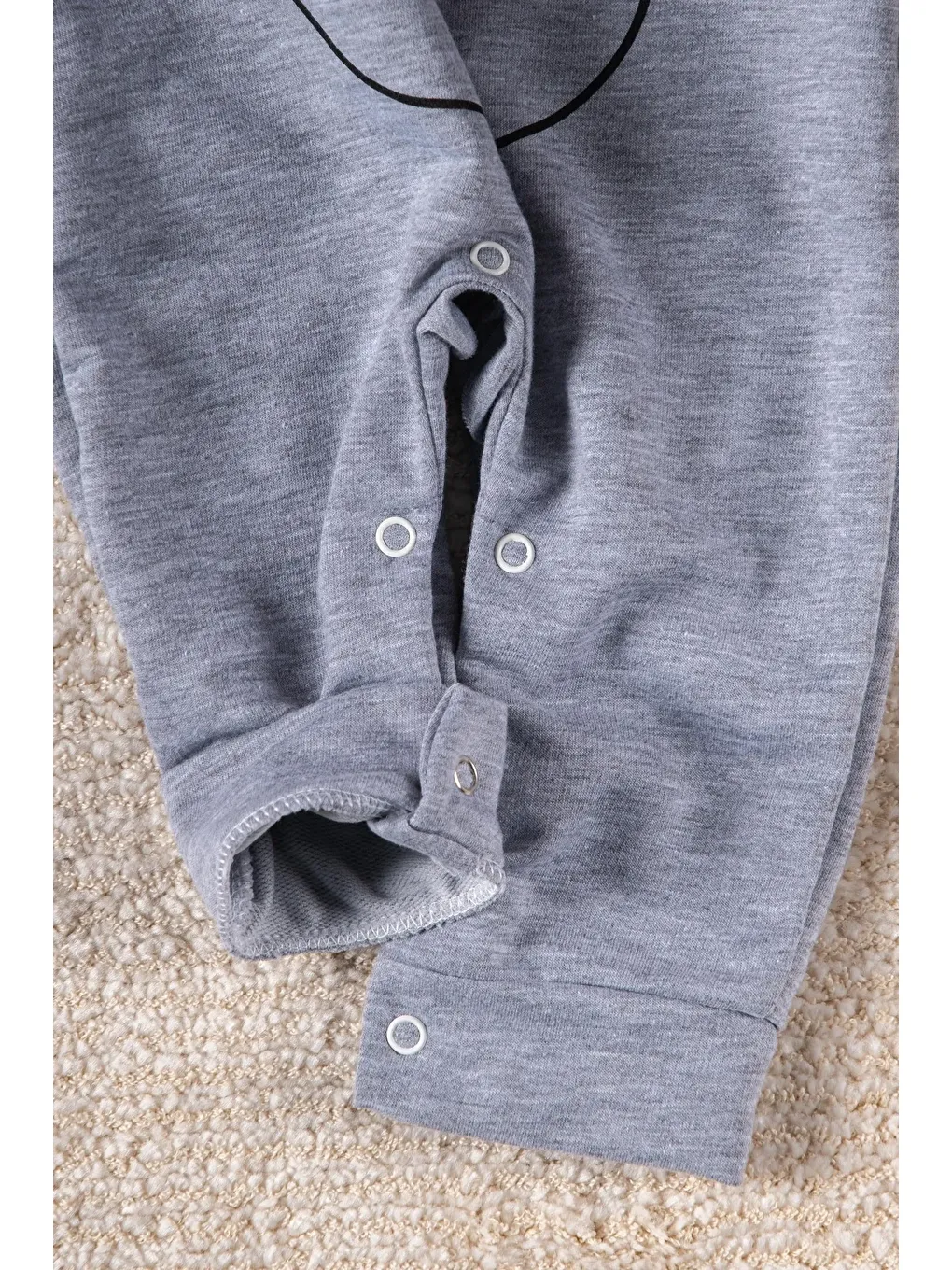 Gri Gülen Yüz Suratlı Şapkalı Bebek Tulumu-1