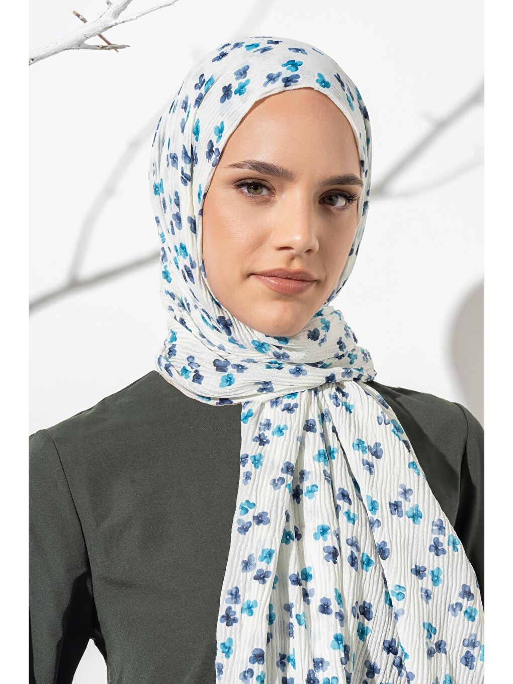 Ekru Kadın Çiçek Desenli Kırışmaz Bürümcük Şal 190*80 Cm-1