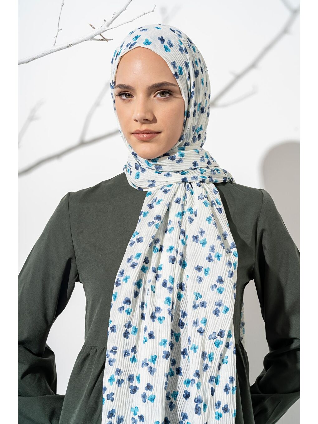 Ekru Kadın Çiçek Desenli Kırışmaz Bürümcük Şal 190*80 Cm-3