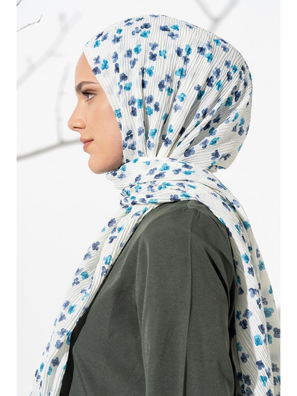 Ekru Kadın Çiçek Desenli Kırışmaz Bürümcük Şal 190*80 Cm-4