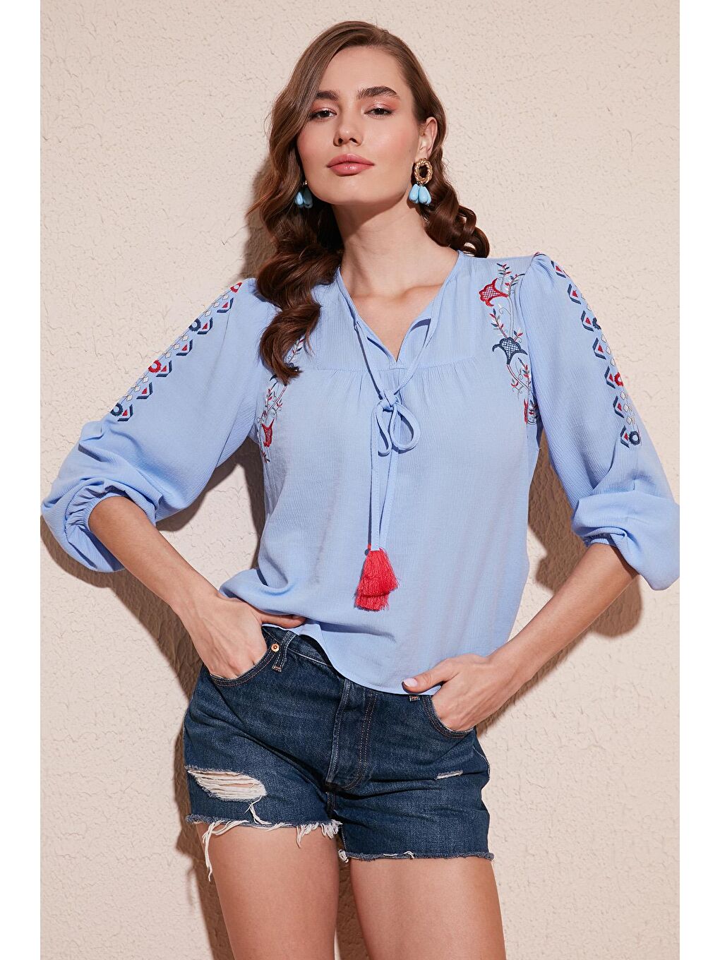 Mavi Pamuklu Regular Fit Nakış İşlemeli Bluz 611Bz0359