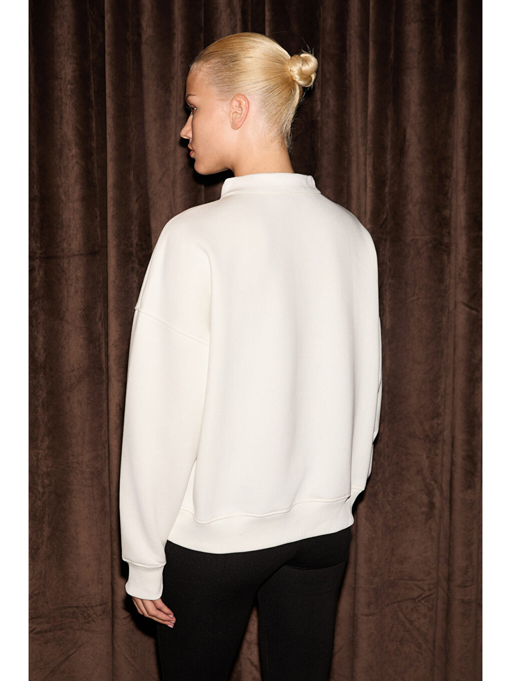 Selften Kadın Yumuşak Kumaşlı Polo Yaka Nakış Detaylı Ekru Sweatshirt-4