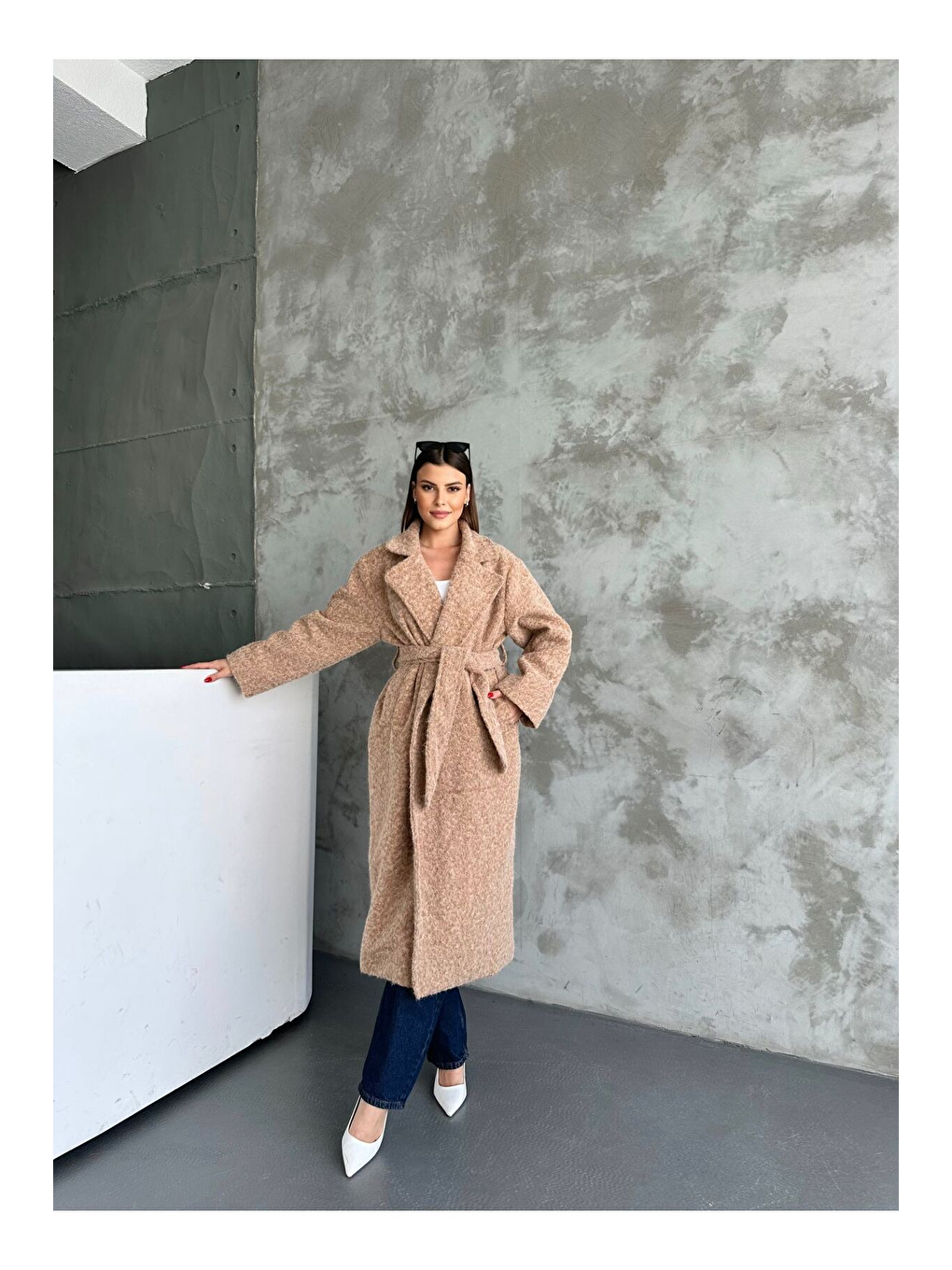 Kahverengi Yün Saçaklı Kaşe Kumaş Kuşaklı Kaban-1