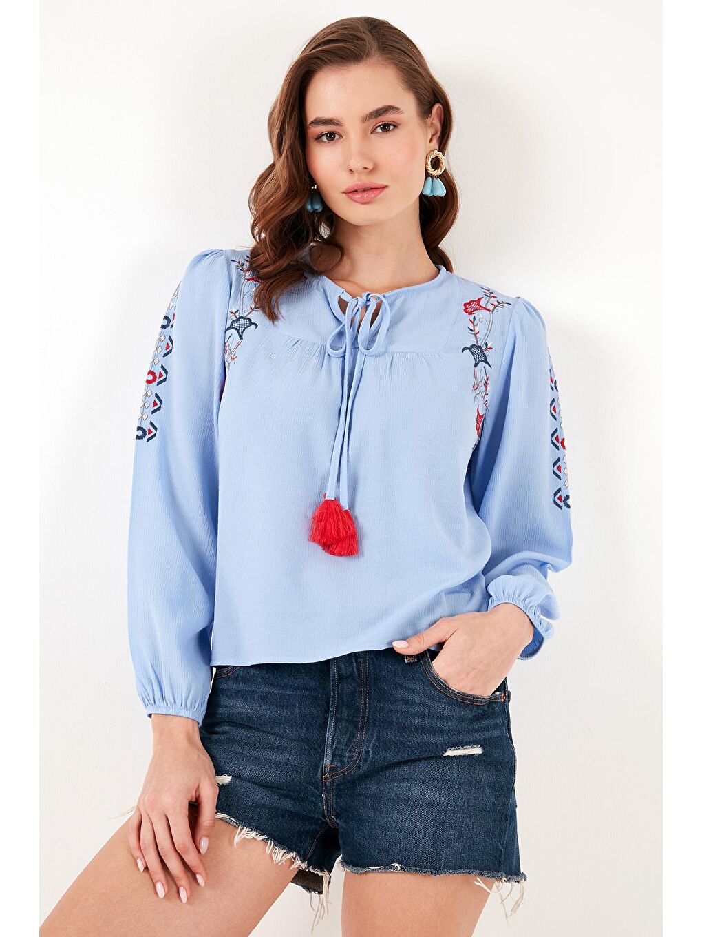 Mavi Pamuklu Regular Fit Nakış İşlemeli Bluz 611Bz0359-4