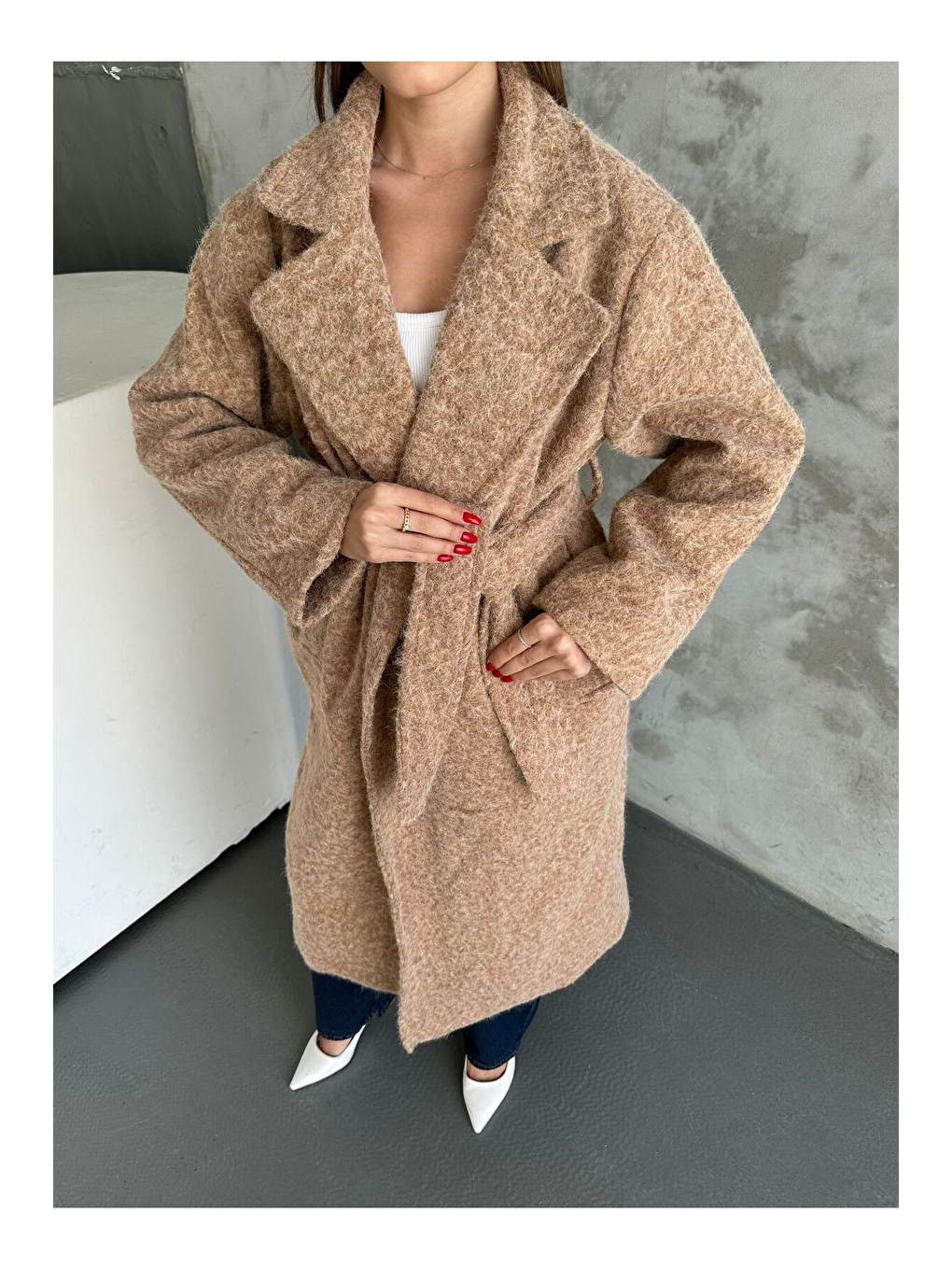 Kahverengi Yün Saçaklı Kaşe Kumaş Kuşaklı Kaban-5