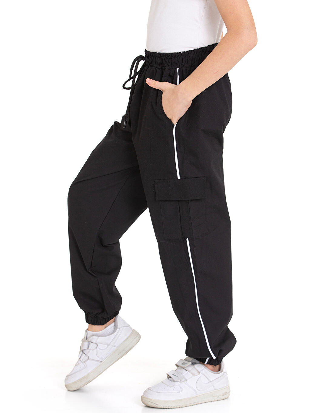 Siyah Erkek Çocuk 2'li Takım (Jogger Paraşüt Pantolon+Tişört) P1167-69-4