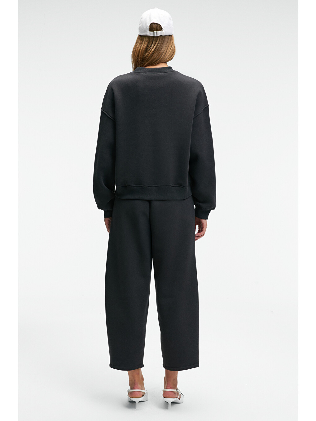 Serenya Kadın Pamuklu Etiket Detaylı Bisiklet Yaka Antrasit Sweatshirt-5
