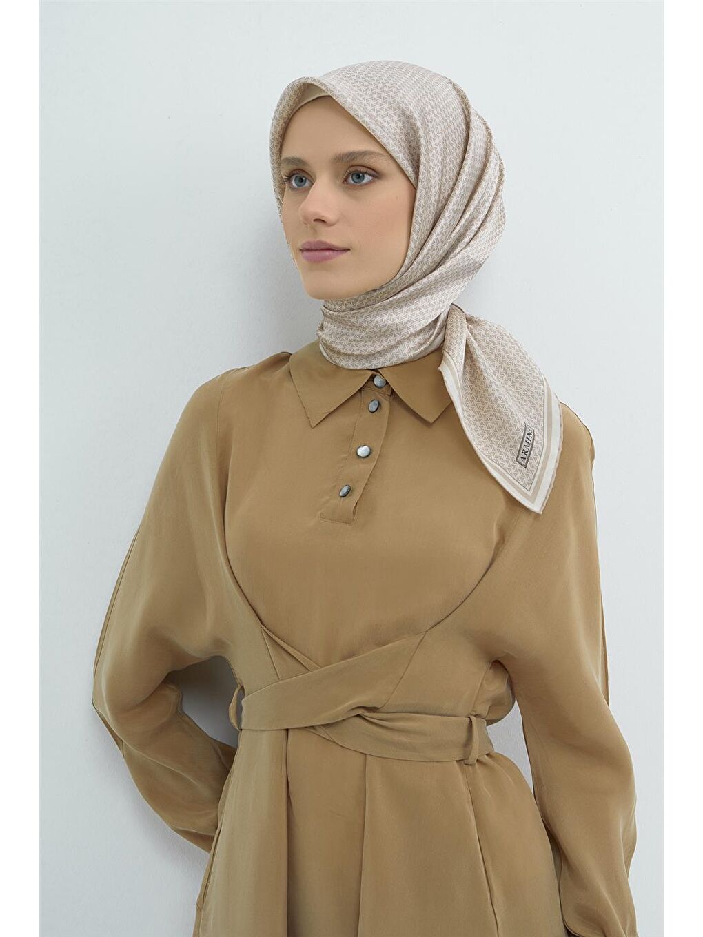 Bej Saf İpek Twill Eşarp 9528D 51