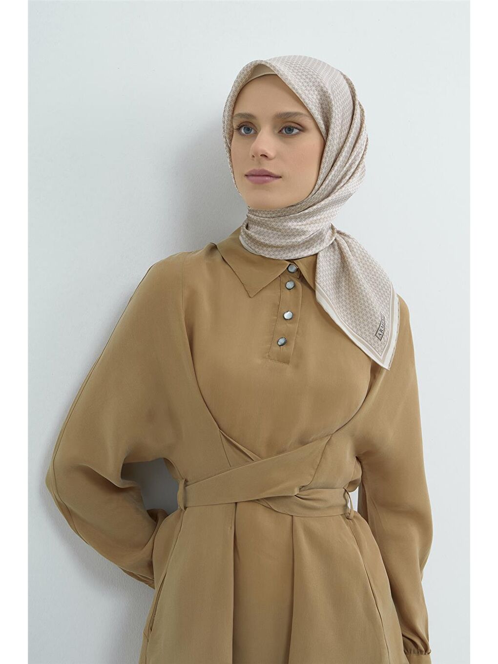 Bej Saf İpek Twill Eşarp 9528D 51-1