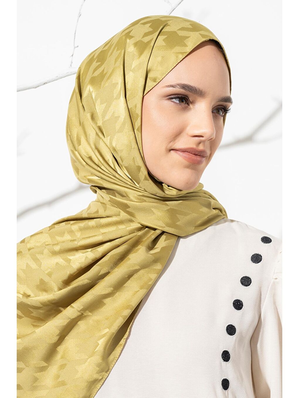 Yeşil Kadın Tesettür Jakarlı Büyük Desen Kazayağı Şal-1