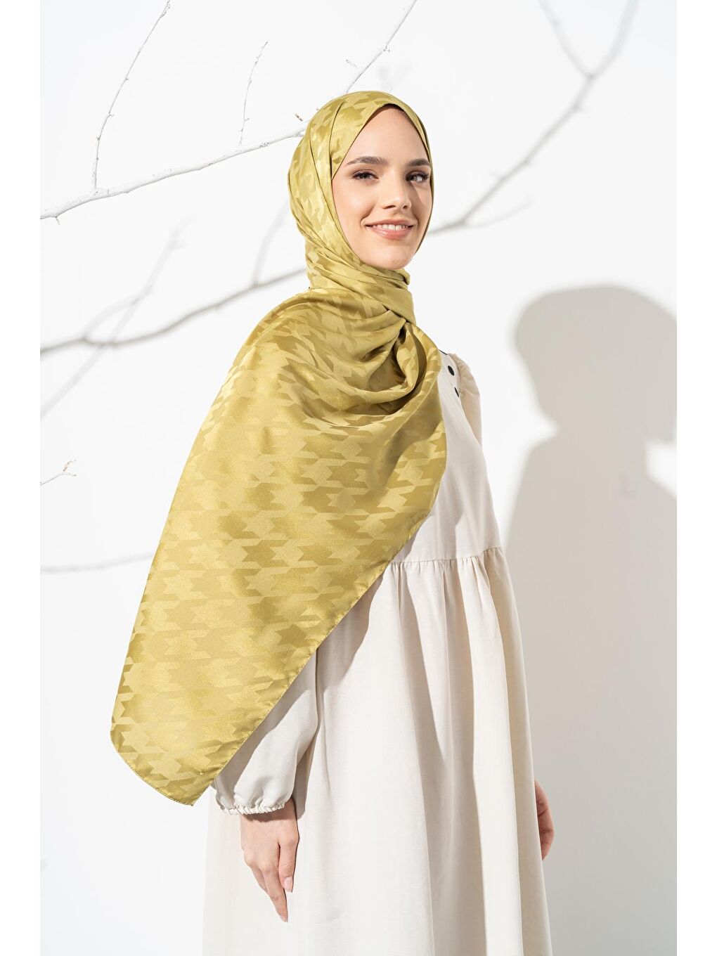 Yeşil Kadın Tesettür Jakarlı Büyük Desen Kazayağı Şal-2