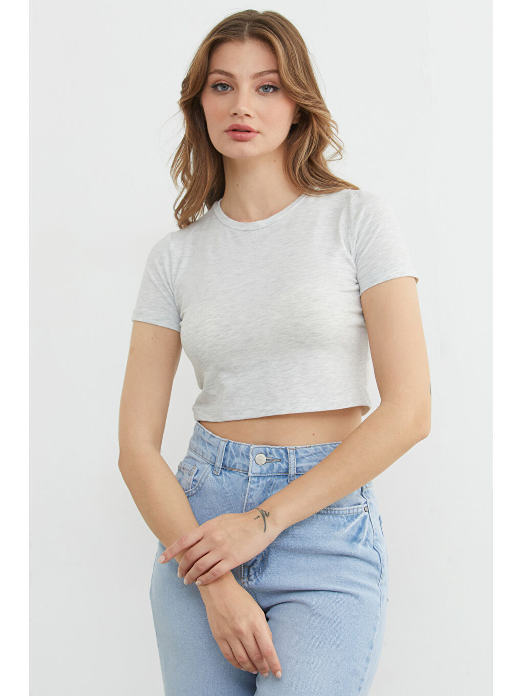 Gri Basic Bisiklet Yaka Crop Tişört-2