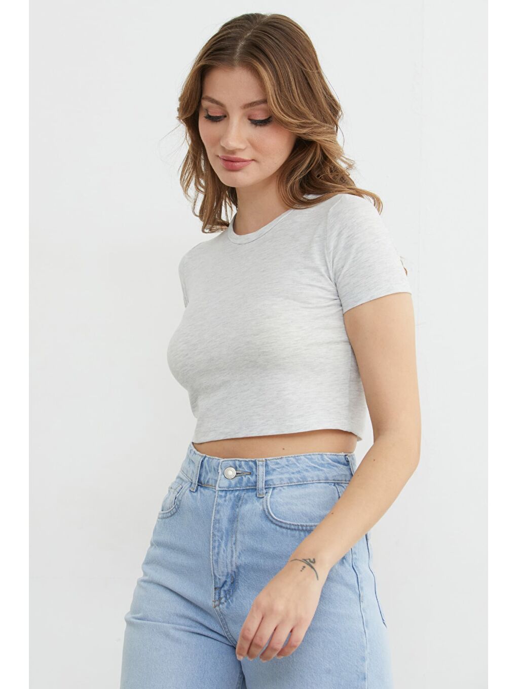 Gri Basic Bisiklet Yaka Crop Tişört-4