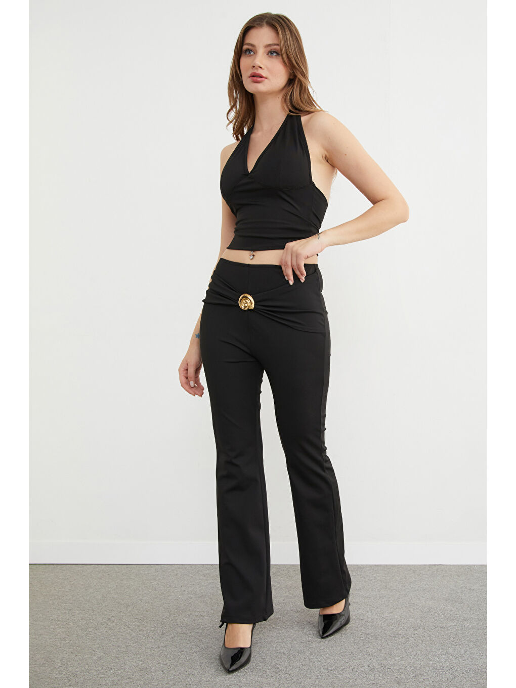 Siyah Kemer Aksesuarlı Dalgıç Kumaş Flare Pantolon-4