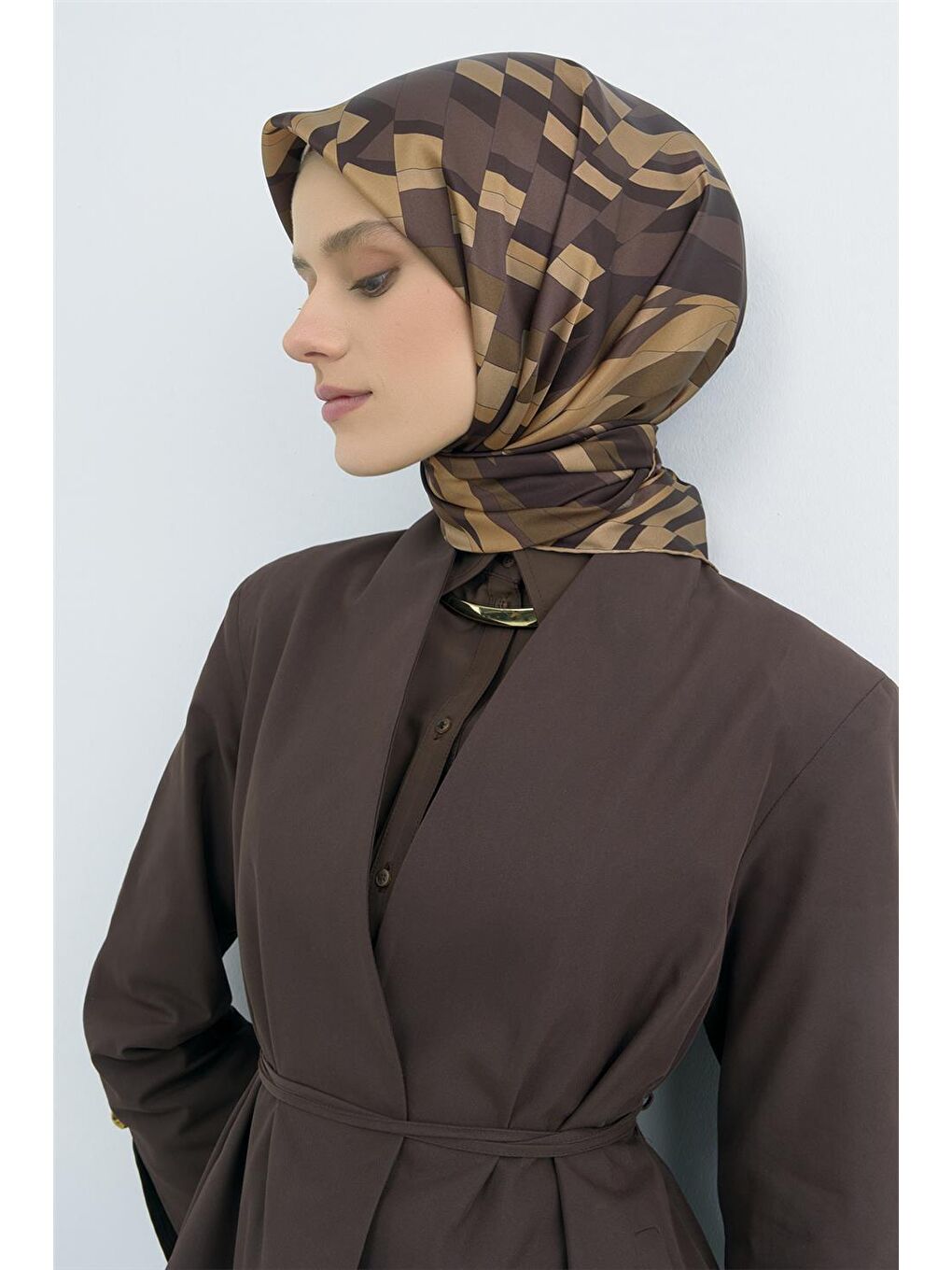 Kahverengi Saf İpek Sura Eşarp 9507D 02-4