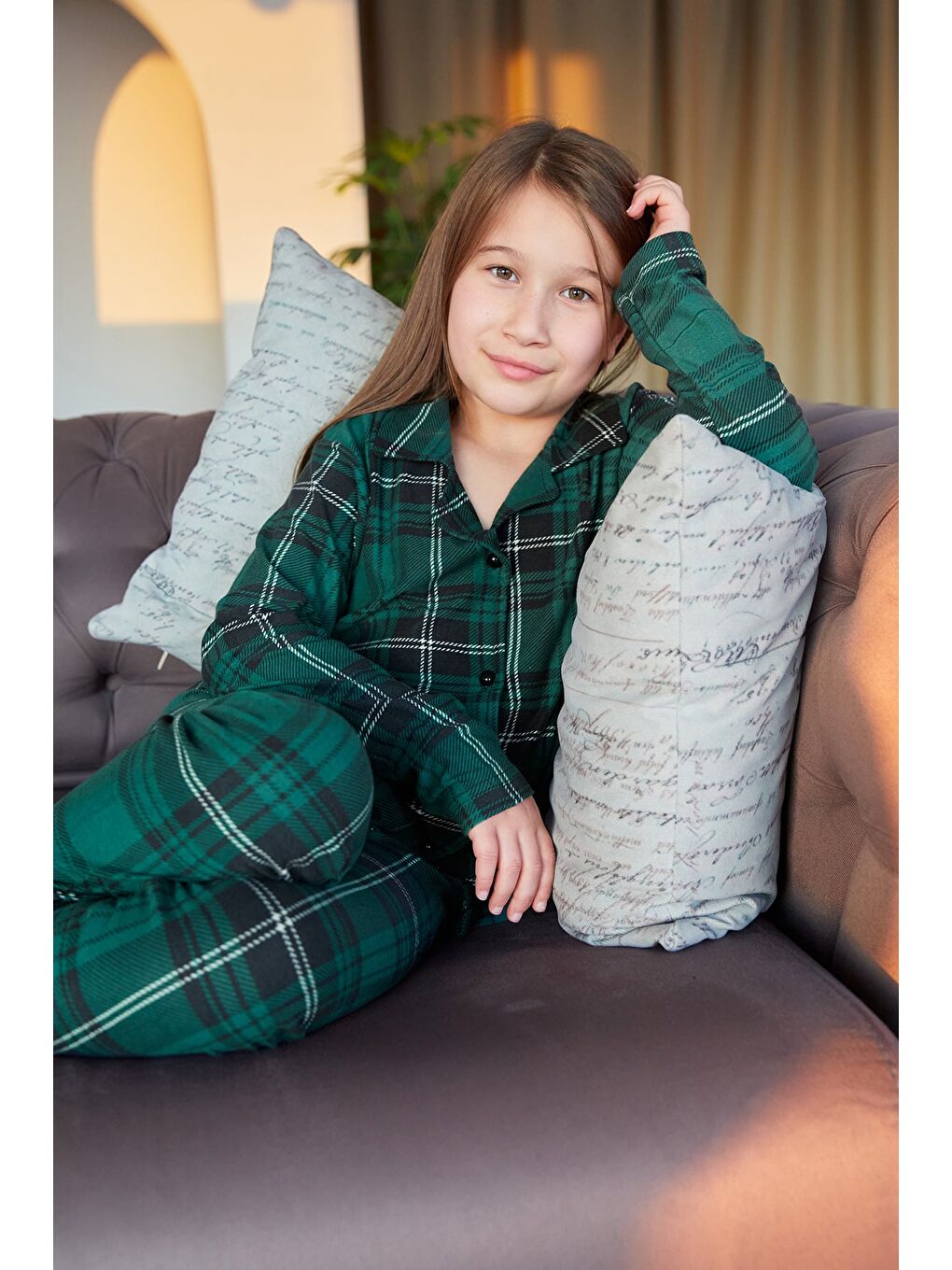 Yeşil Ekose Desenli Süet Kız Çocuk Pijama Takımı-1