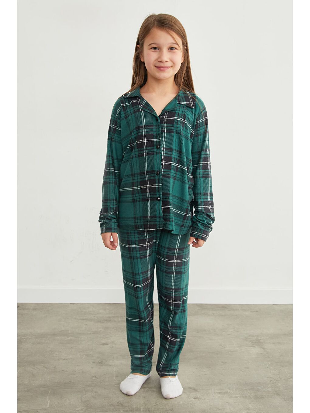 Yeşil Ekose Desenli Süet Kız Çocuk Pijama Takımı-2