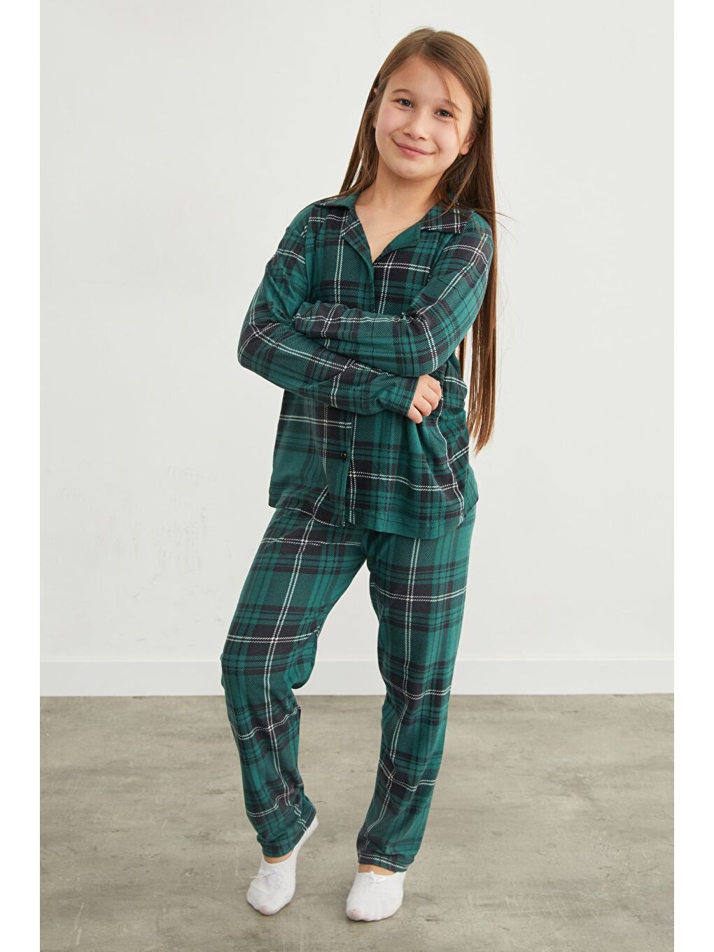 Yeşil Ekose Desenli Süet Kız Çocuk Pijama Takımı-3