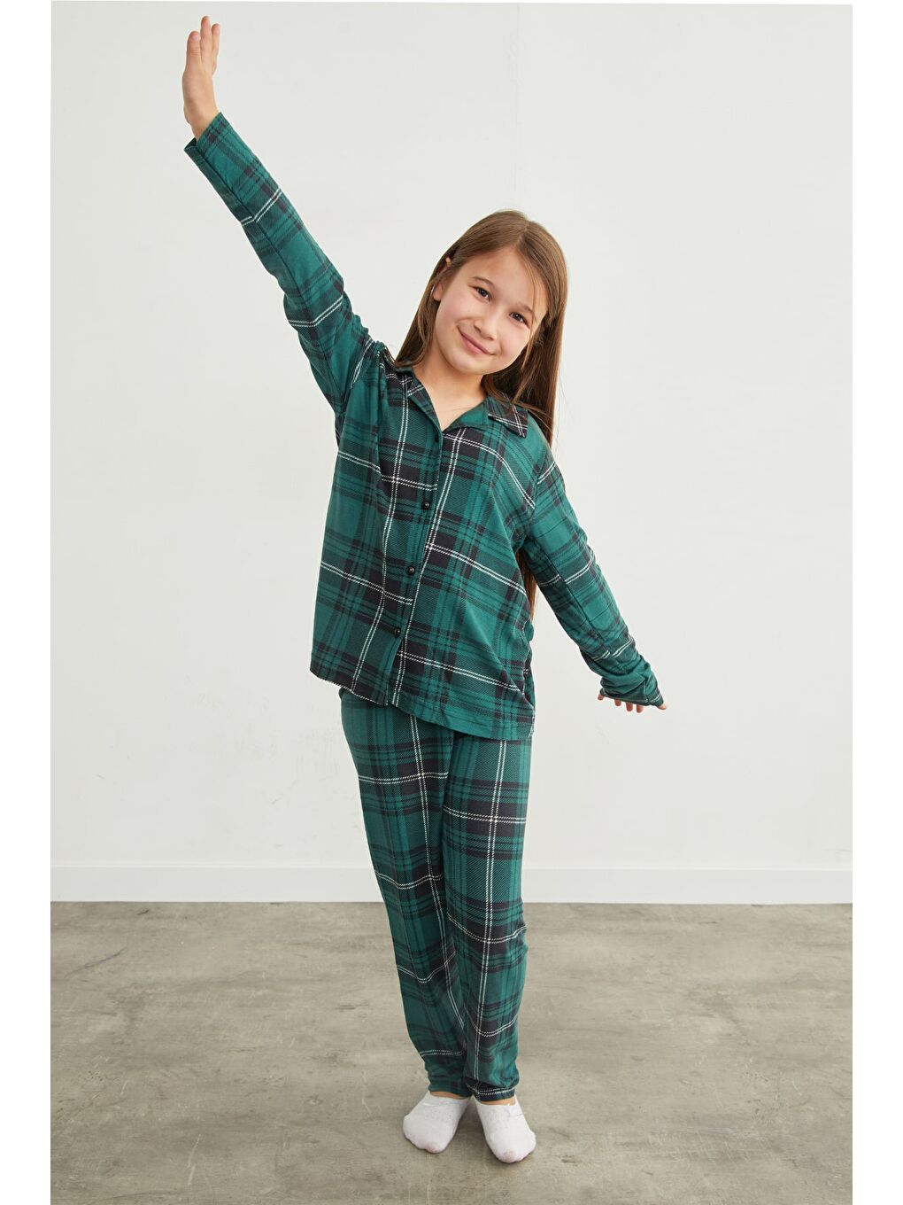 Yeşil Ekose Desenli Süet Kız Çocuk Pijama Takımı-4