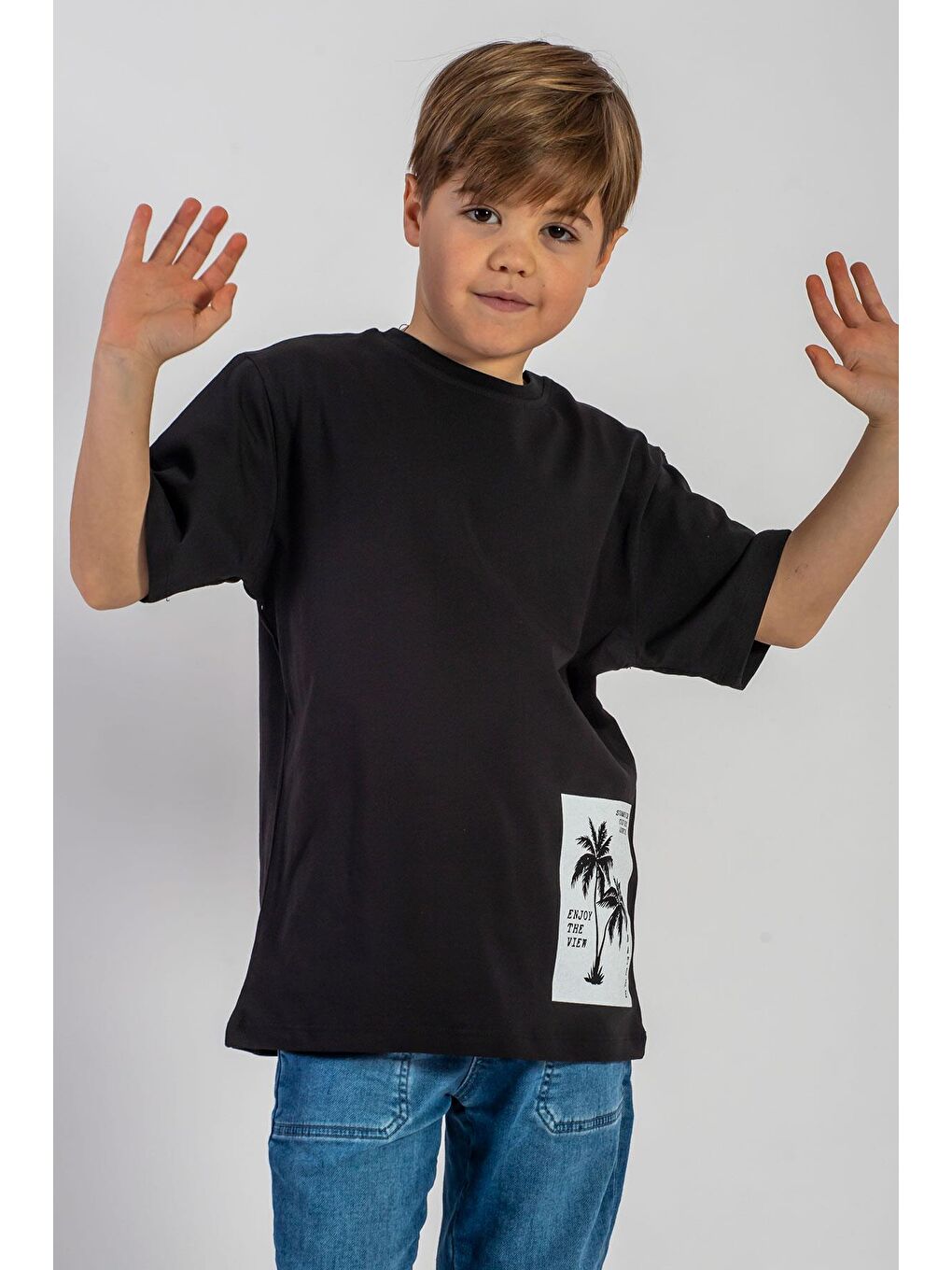 Bisiklet Yaka Kısa Kol Palmiye Baskılı Siyah Renk Erkek Çocuk Tshirt