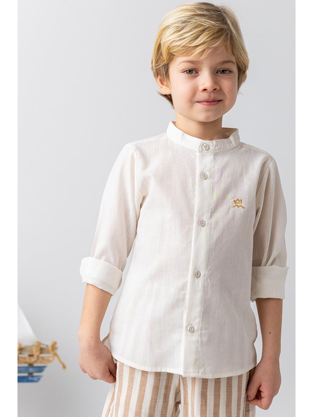 Erkek Çocuk Hakim Yaka Uzun Kollu Gömlek - Ekru