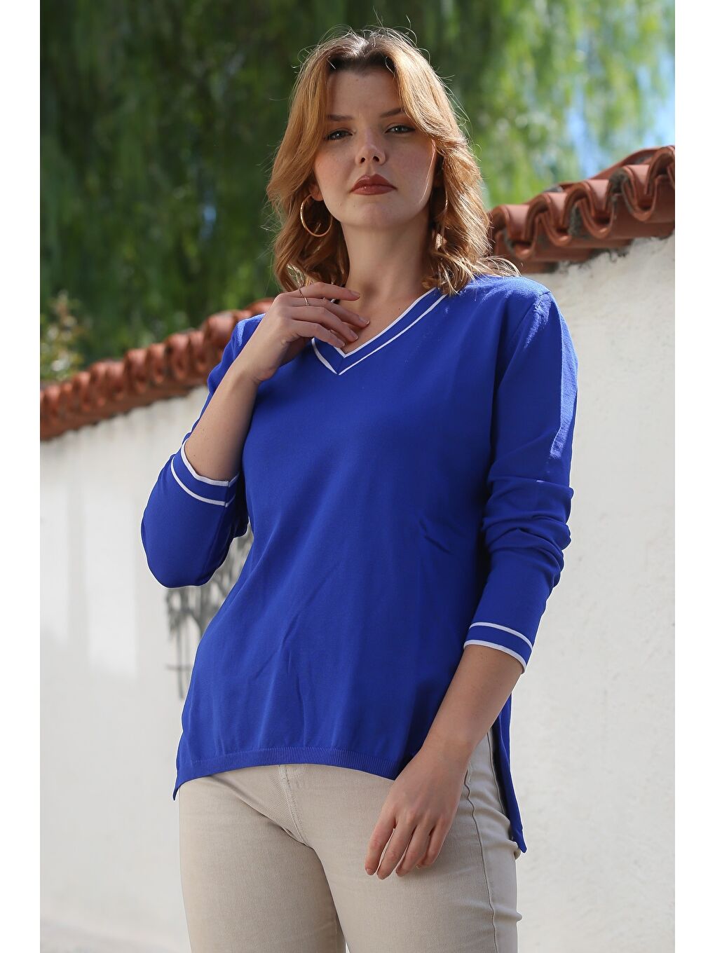 Mavi V Yaka Uzun Kol İnce Yırtmaçlı Triko Kazak 65 60-6