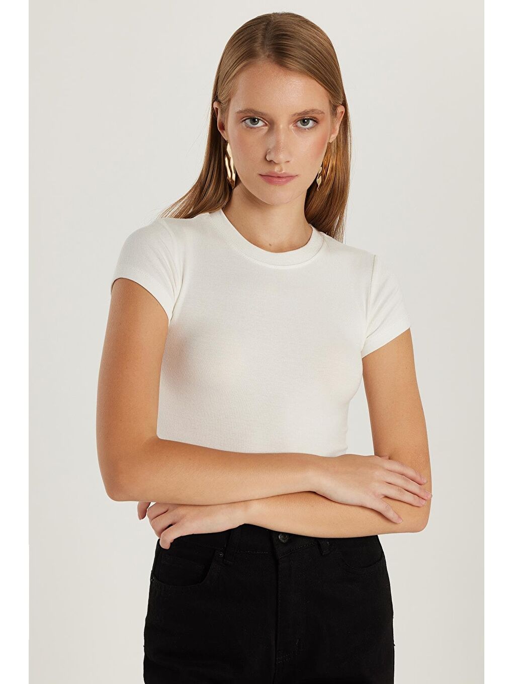 Kadın Regular Fit Klasik Kesim Bisiklet Yaka Viskon Kumaş Ultra Soft Beyaz Tişört-1