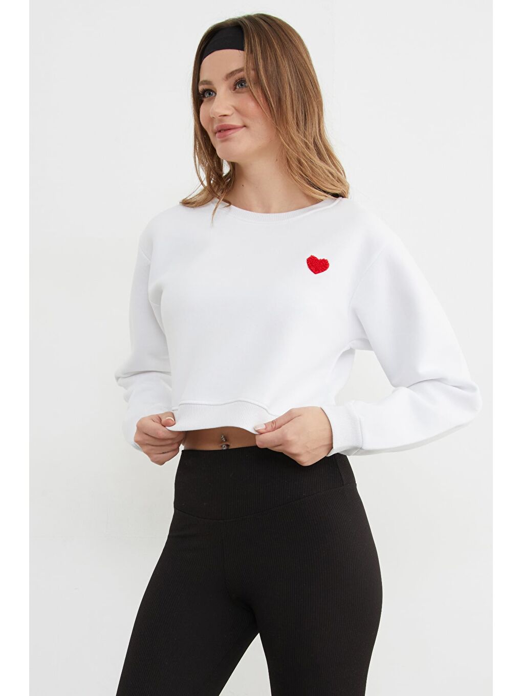 Kırmızı 3 İplik Kalp Nakışlı Crop Sweatshirt-3