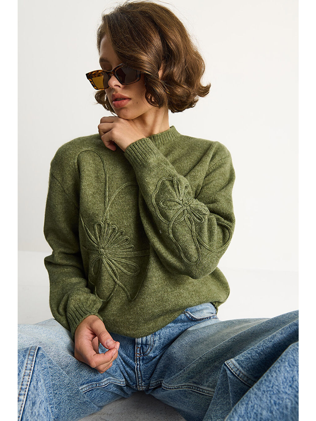 Yeşil Kadın Yumuşak Dokulu Çiçek Desen İşlmeli Triko Kazak-1