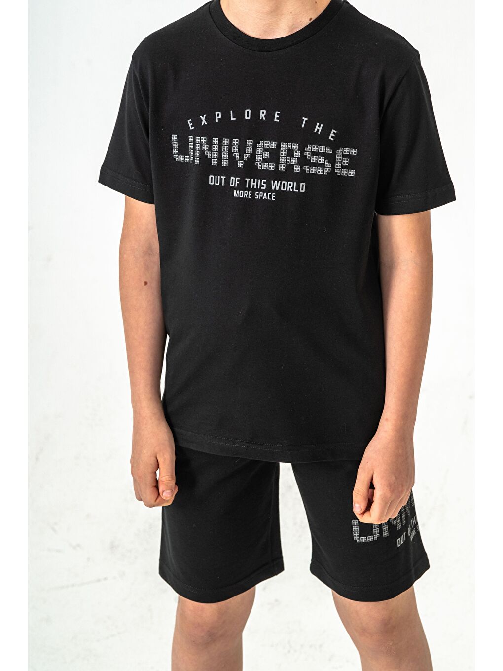 Siyah Explore The Universe Out Of This World More Space Baskılı Erkek Çocuk Şort - Tişört Takımı-4