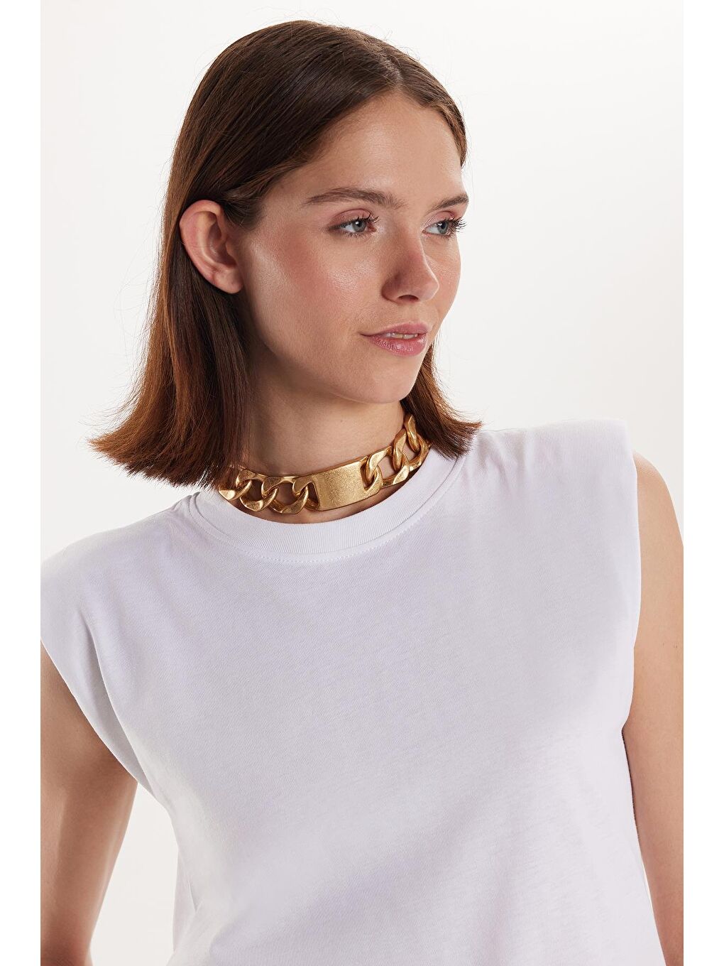 Kadın Relax Fit Rahat Kesim Sıfır Kol Bisiklet Yaka Beyaz Tişört-1