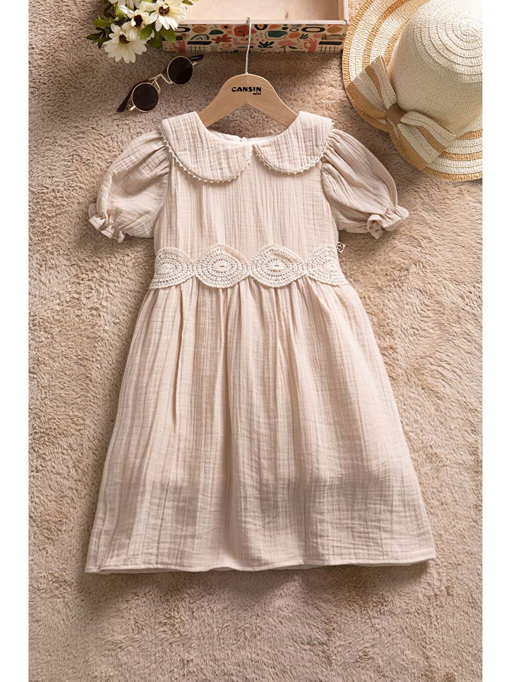 Kahverengi Dantel İşlemeli Kuşaklı Kız Çocuk Müslin Elbise 22660
