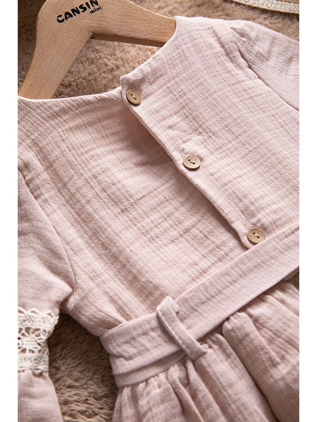 Kahverengi Kolları Dantel Detaylı Kuşaklı Kız Çocuk Müslin Elbise 22669-4