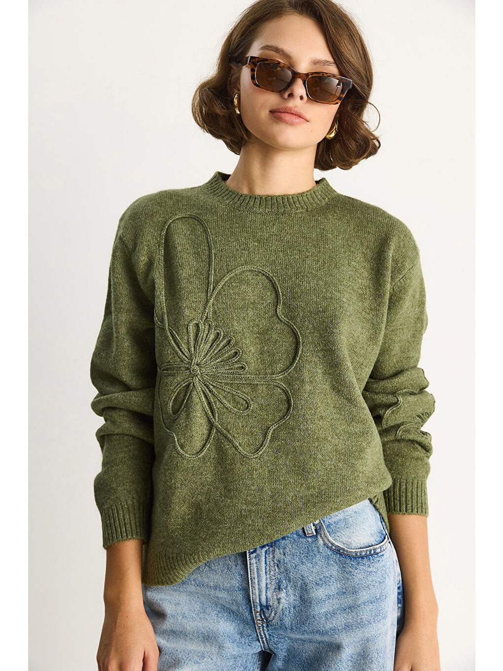 Yeşil Kadın Yumuşak Dokulu Çiçek Desen İşlmeli Triko Kazak-4