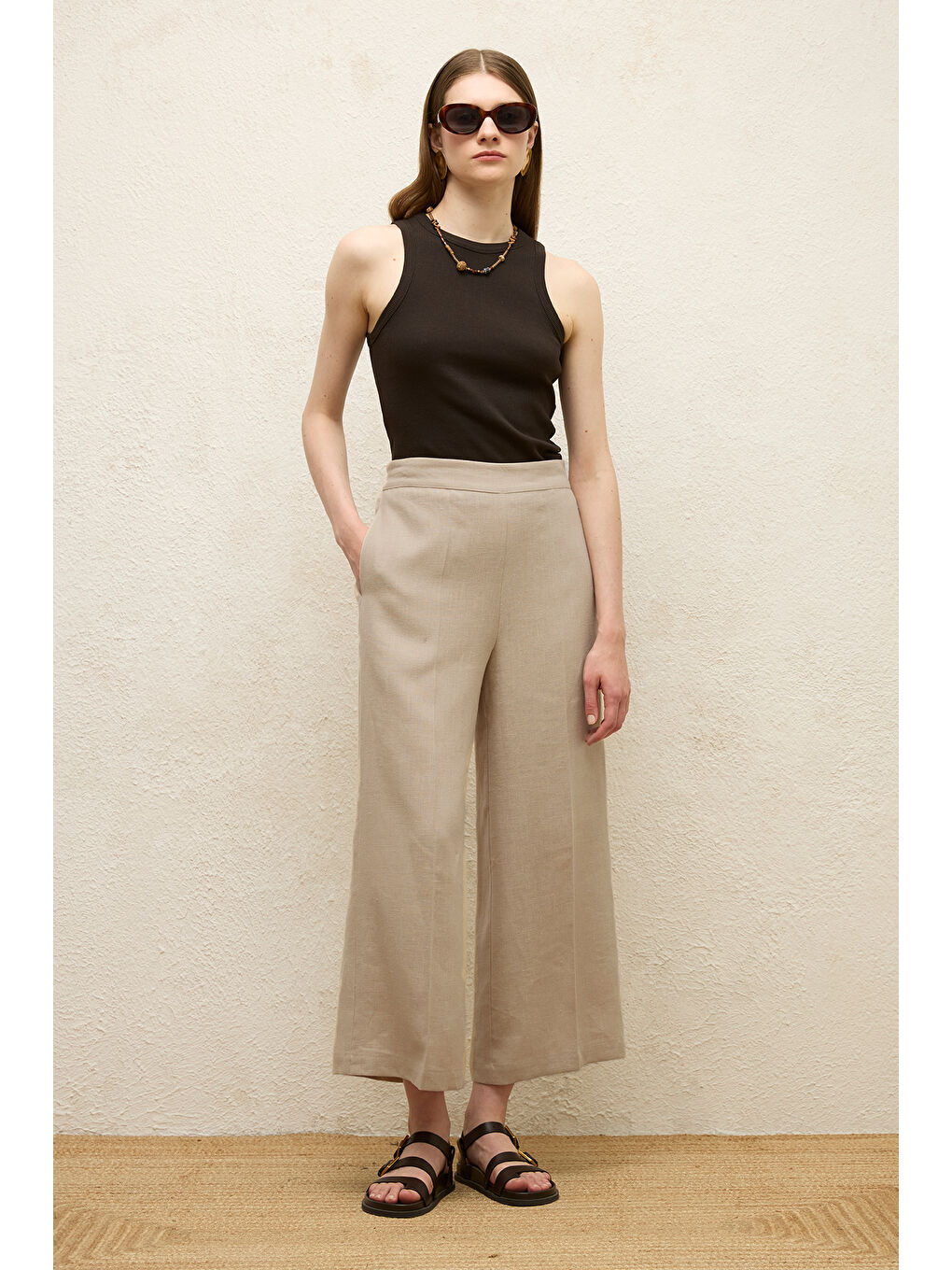 Bej Ütü İzli Keten Pantolon Kum-1